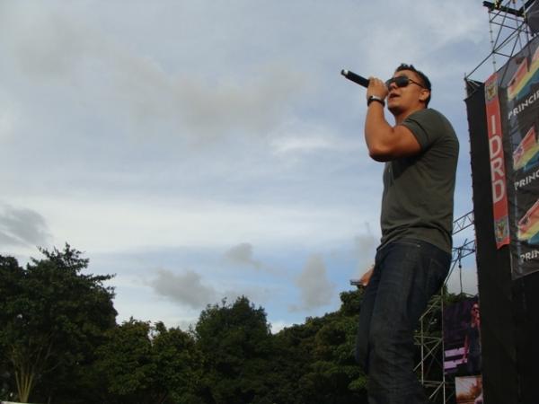 Joey Montana Con Su Sol Playa Y Arena En El Evento40co