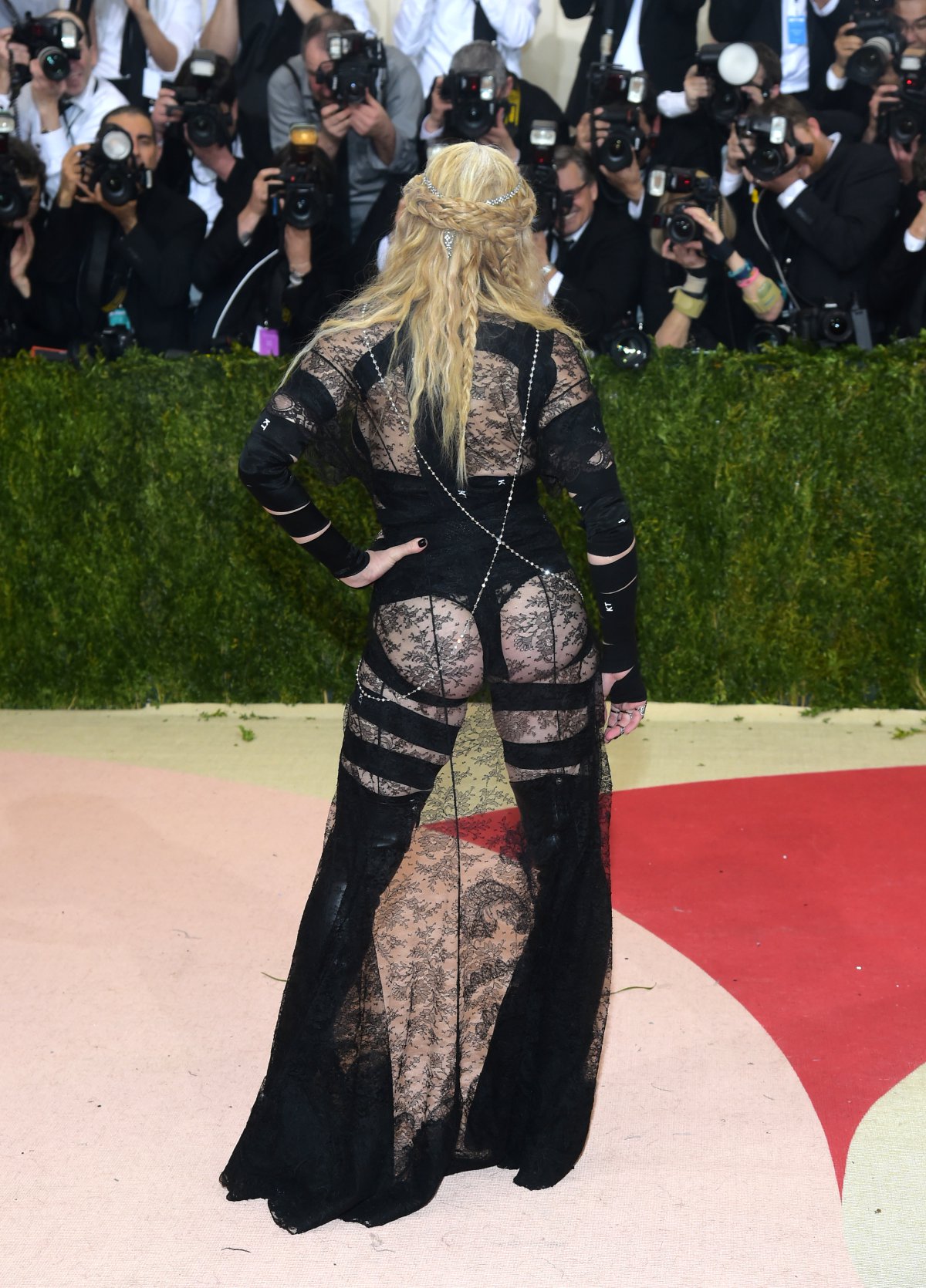 El vestido de Madonna fue uno de los más criticados de la gala del MET |  Fotogalería | Tendencias | LOS40 Colombia