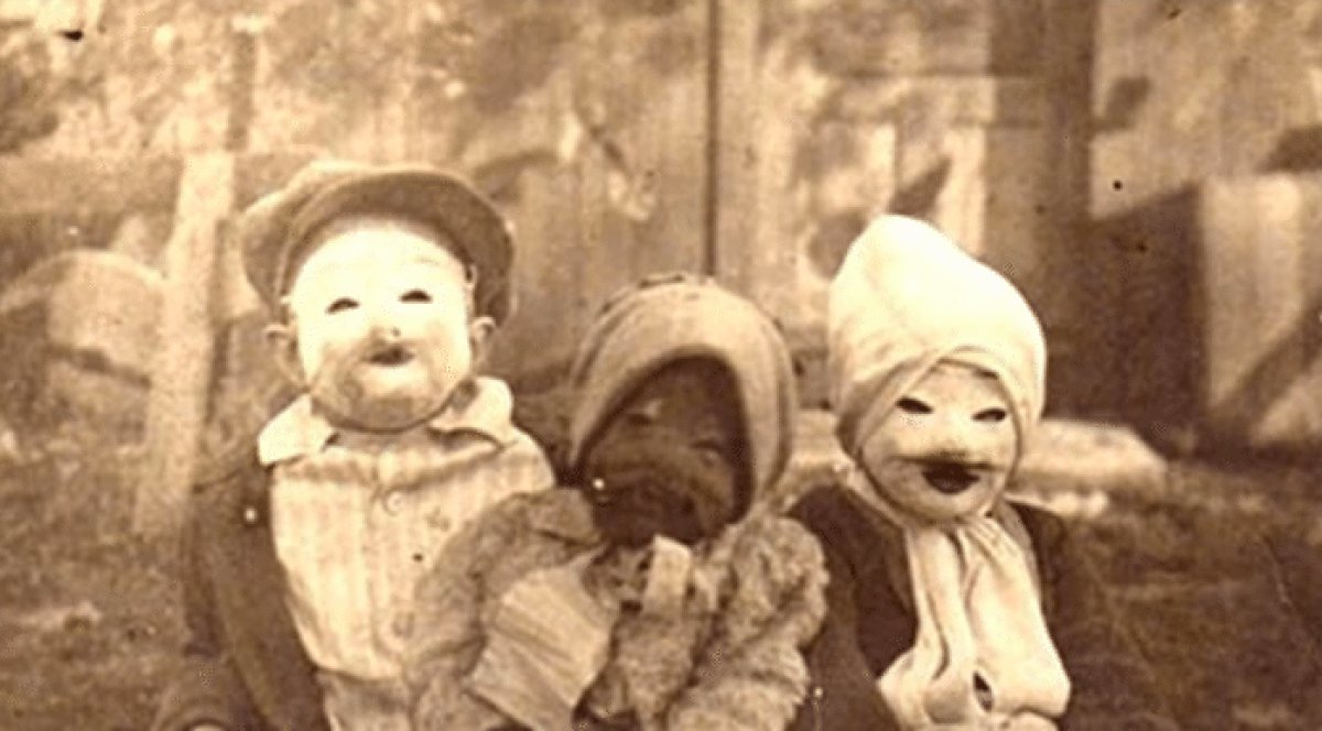 ¡Aterradores! Así eran los disfraces de Halloween en 1920