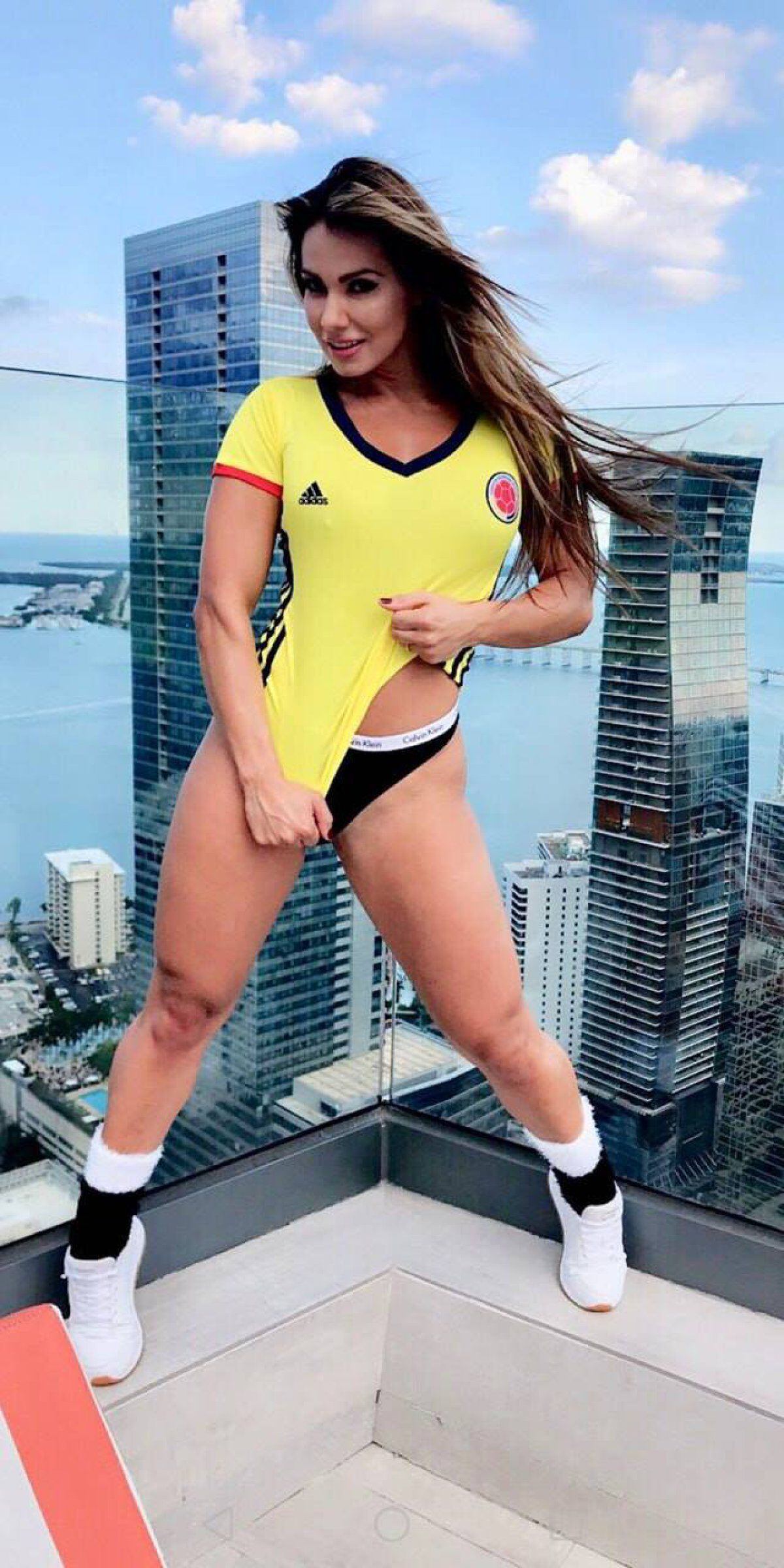 Con sensual foto Esperanza Gómez apoyó a la selección Colombia | Tendencias  | LOS40 Colombia