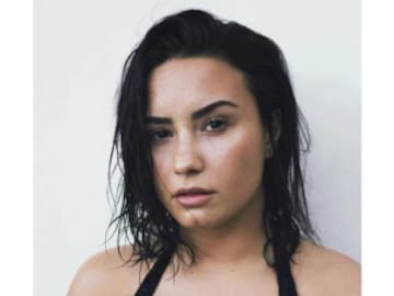 DEMI LOVATO CANTA ACERCA DE SU RECAÍDA TRAS SEIS AÑOS SOBRIA EN SU ÚLTIMO SENCILLO