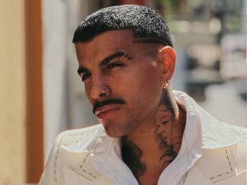 ¡Lo mostró todo! Rauw Alejandro no dejó nada a la imaginación tras romper su pantalón en pleno concierto