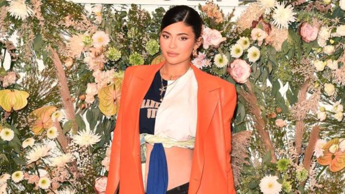 “Mamá sexy” le dicen a Kylie Jenner por foto en la que muestra su pancita