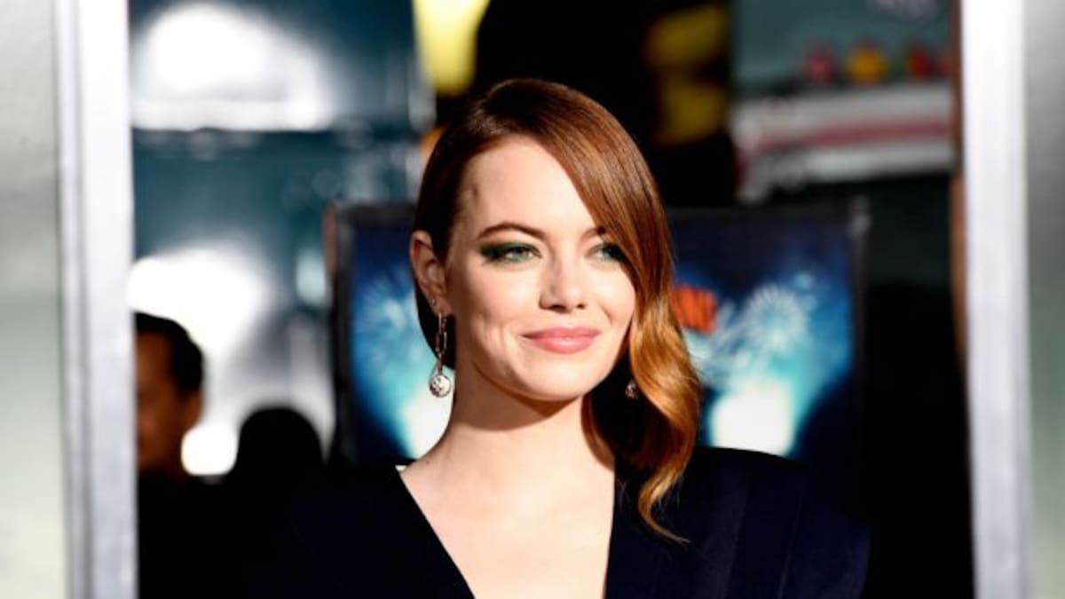 Publican fotos de Emma Stone embarazada de su primer bebé