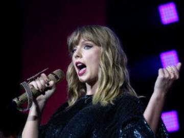 Taylor Swift le compra una casa a una fan embarazada