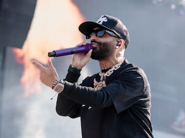 Arcángel reapareció en redes con impactantes fotos desde el hospital; “Mi corazón está enfermo”