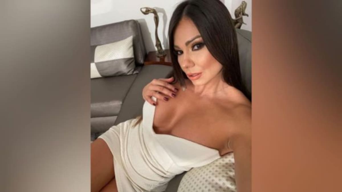 Esperanza Gómez se disfrazó de Mamá Noel en tanga y sin brasier