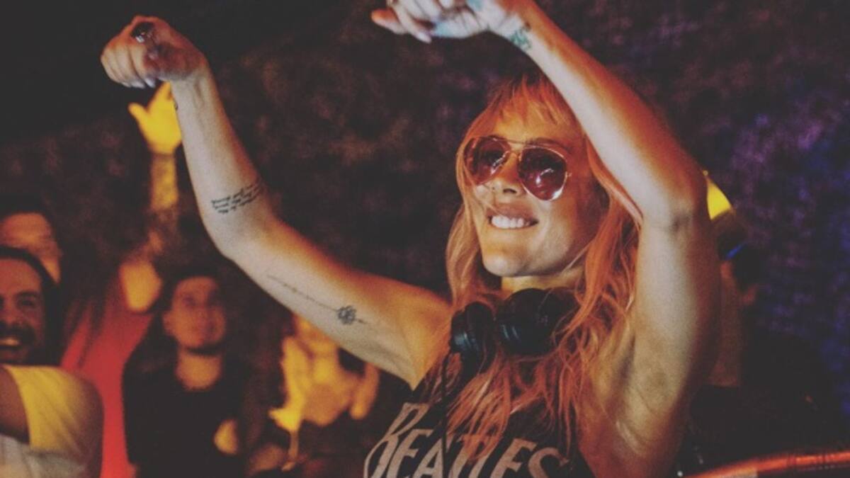 Natalia Paris promociona su nueva canción con un sensual baile