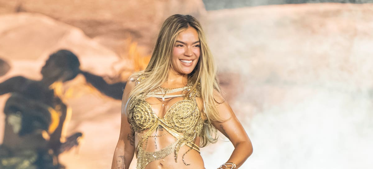 EAST RUTHERFORD, NEW JERSEY - SEPTEMBER 18: Karol G performs during her Viajando Por El Mundo Tropitour at MetLife Stadium on September 18, 2026 in East Rutherford, New Jersey. (Photo by Astrida Valigorsky/Getty Images)