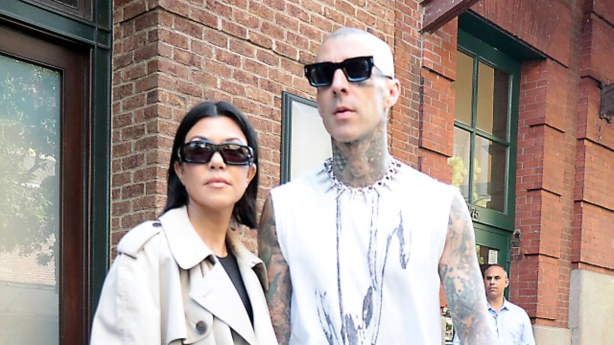 Kourtney Kardashian y Travis Barker se comprometieron frente al mar
