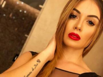 LAS IMPONENTES FOTOS DE SARA URIBE DONDE MUESTRA CURVAS EN VESTIDO DE BAÑO