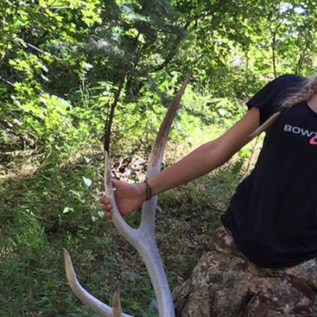 Niña de 12 años que caza animales causa indignación