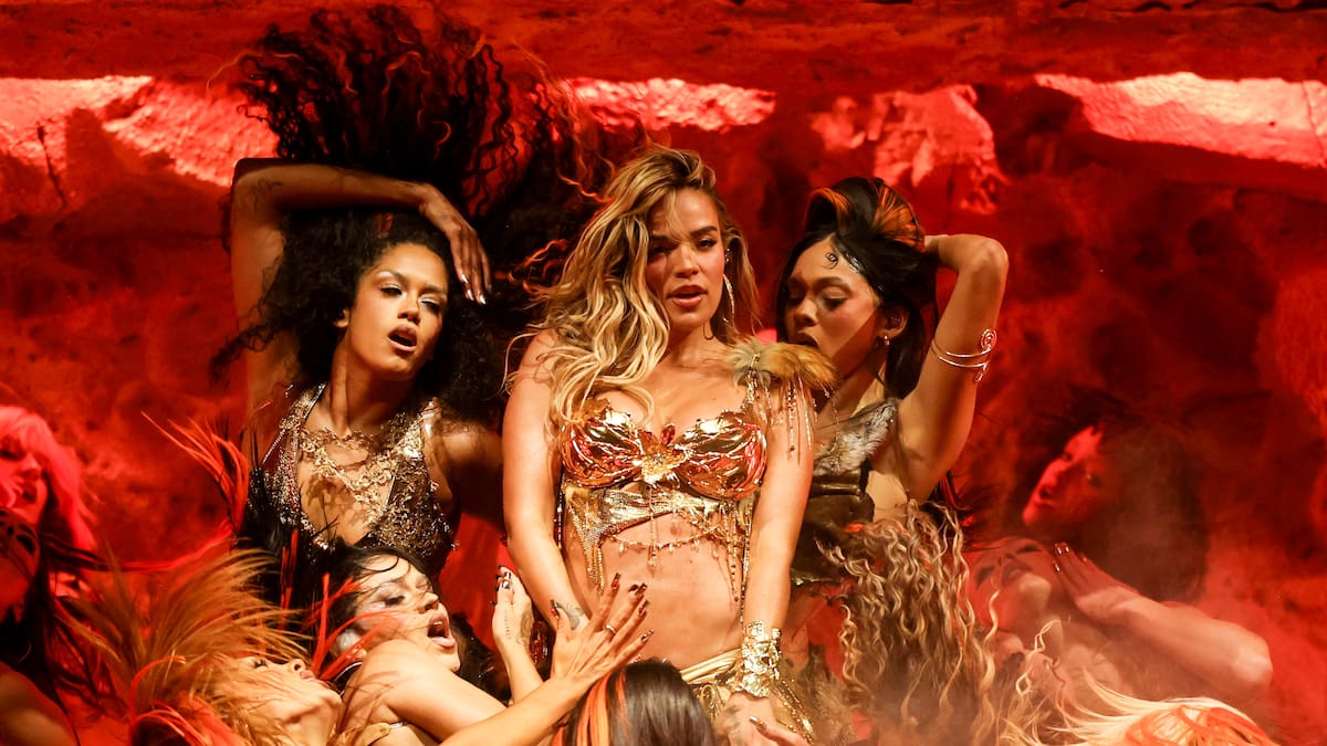 VIDEO: Karol G hace historia en Coachella y envió un mensaje a los latinos: "No sientan miedo"