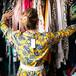 Influencer aseguró que se contagio de una peligrosa enfermedad tras usar ropa de segunda mano