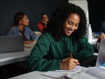 ¿No sabes qué estudiar? Las carreras más 'fáciles' y sin matemáticas; son cero exigentes