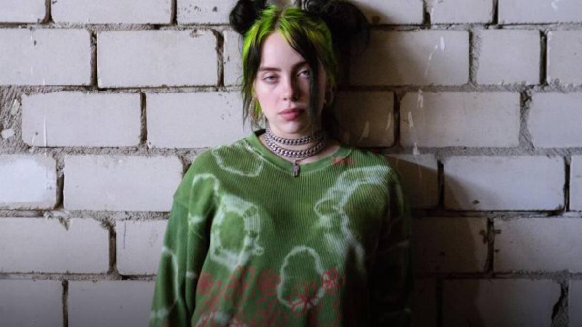Billie Eilish deja la ropa ancha de lado y se deja ver con ajustadas prendas