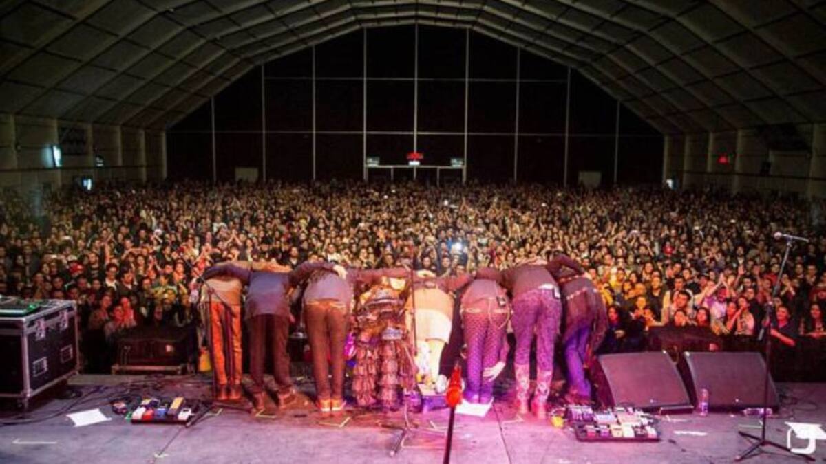 Monsieur Periné brilló con luz propia en Festelar 2016