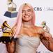 Karol G hace historia en los Grammy; es la primera mujer en ganar ‘Mejor Álbum de Música Urbana’