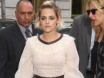 EL APASIONADO BESO DE KRISTEN STEWART CON LA EX NOVIA DE MILEY CYRUS