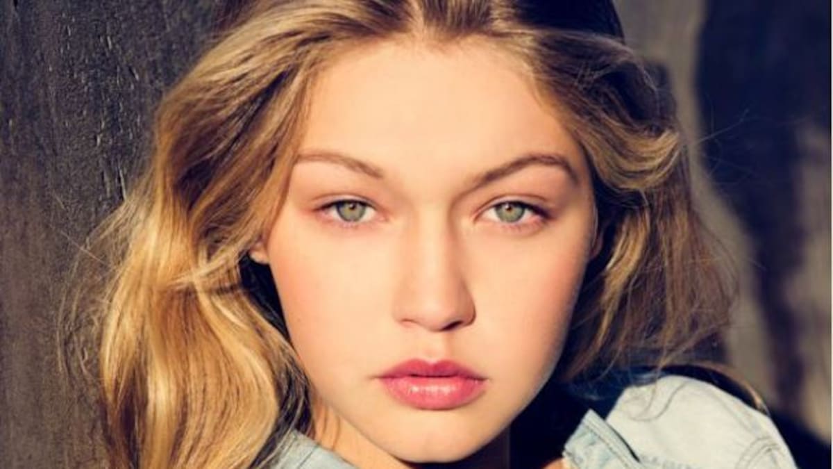 Gigi Hadid sufrió un pequeño accidente con su vestido durante su último desfile