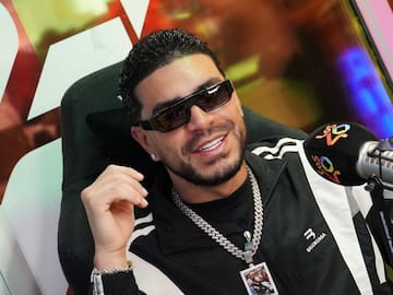 Ryan Castro reveló cuánto dinero en efectivo lleva en su maleta; los dejó a todos boquiabiertos