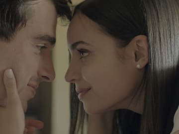 La nueva comedia romántica que se posiciona en el primer puesto de Netflix; dura tan solo una hora