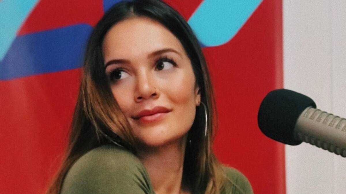 Lina Tejeiro casi devuelve atenciones durante un video para su nuevo canal