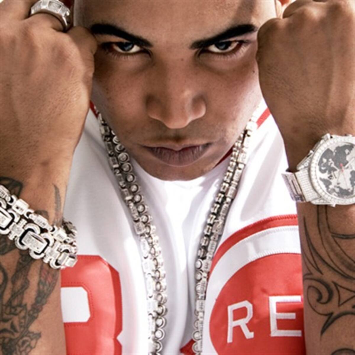 Don Omar lidera los charts de ventas