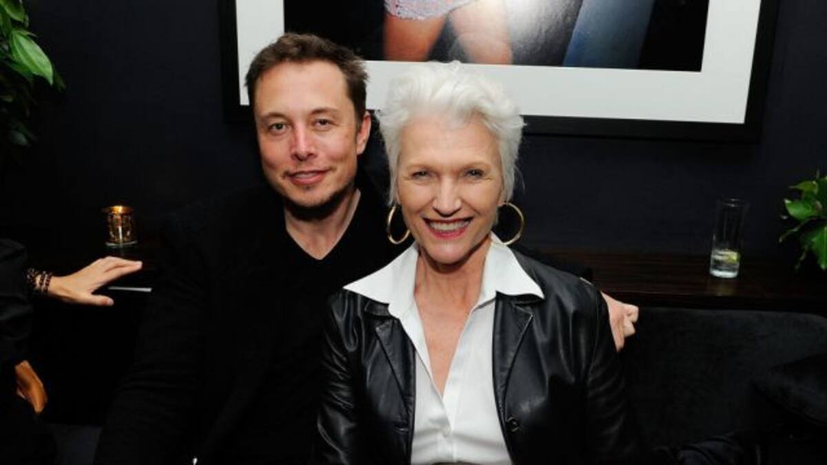 Mamá de Elon Musk comparte foto del empresario cuando era niño