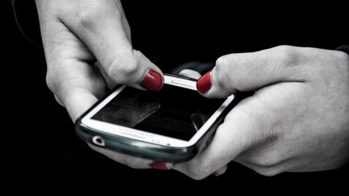 ¿Cómo ocultar las conversaciones de WhatsApp sin borrarlas?