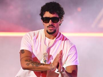 Bad Bunny incendió las redes sociales en su colaboración con Calvin Klein; hasta yo me porto bonito