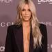 Por estas sensuales fotos de Kim Kardashian la actriz se enfrenta en Instagram