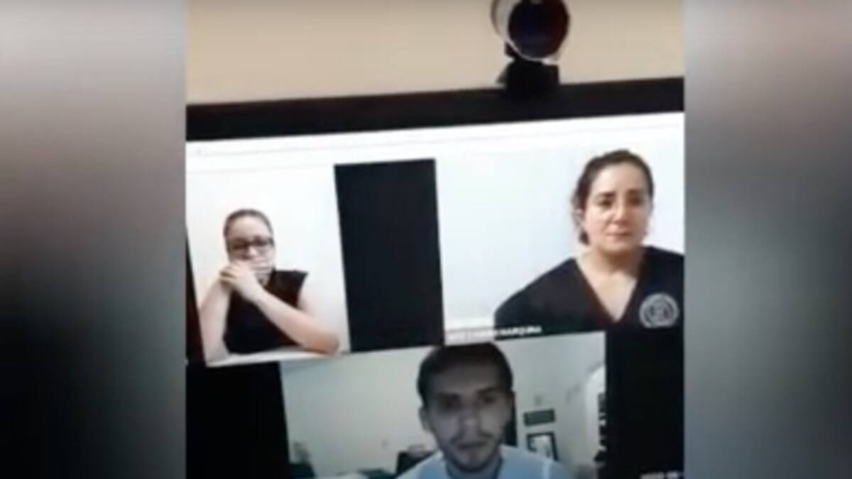 Abogado aparece en ropa interior en plena audiencia virtual