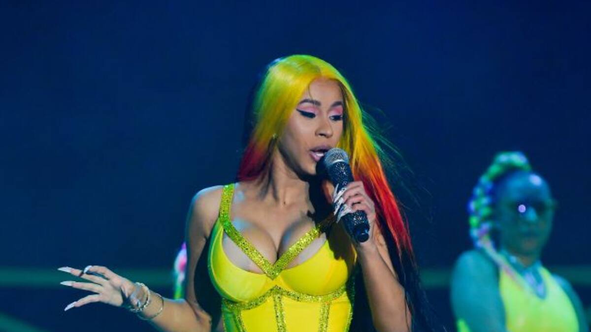 ¡Despampanante! Así lució Cardi B en sexy disfraz de 'Medusa'.
