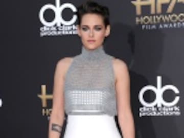 EL APASIONADO BESO DE KRISTEN STEWART CON LA EX NOVIA DE MILEY CYRUS