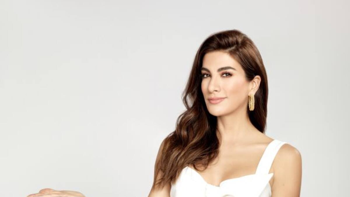 Andrea Serna sorprende a sus fanáticos con fotos en diminuto bikini