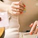 Cómo hacerte las uñas con diseño en casa: 5 consejos para que tu manicura luzca perfecta