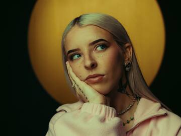 Young Miko ya había estado en Colombia y no precisamente cantando; exclusivo 40 Copas