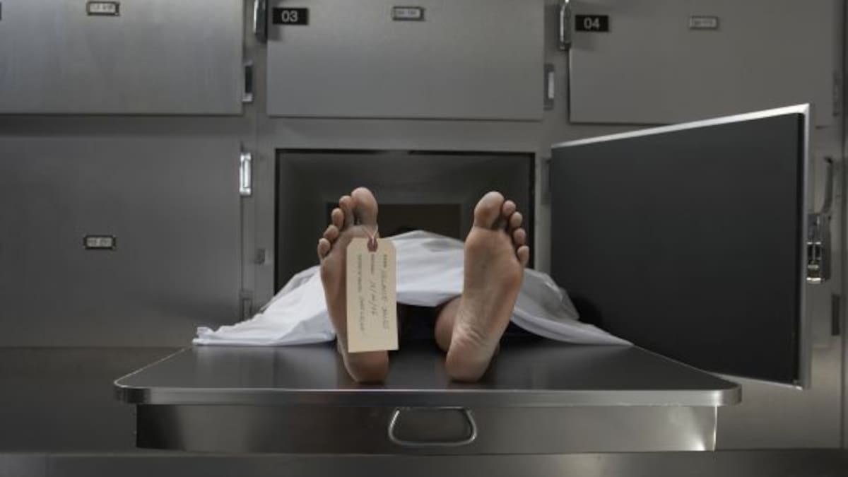 Hombre 'revive' en una morgue cuando iba a ser embalsamado