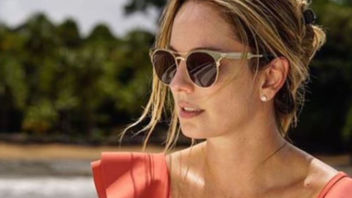 Claudia Bahamon celebra sus 42 años con sensual foto en bikini