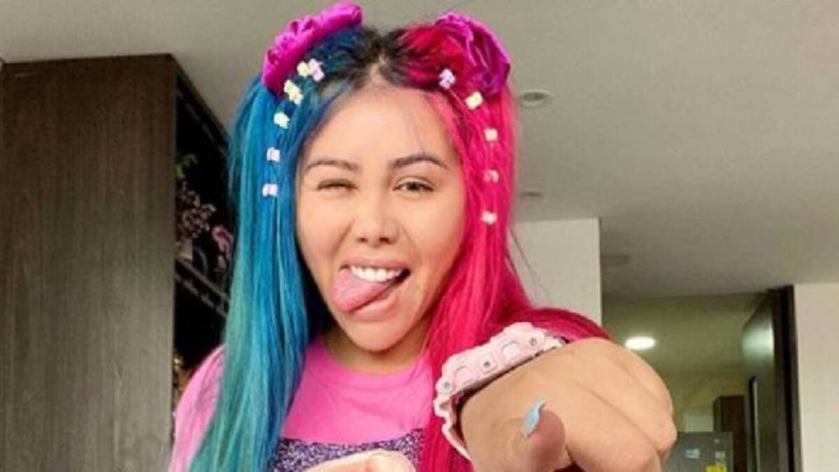 Duras críticas a Yina Calderón por tatuarse el rostro