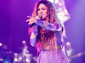 ¡Comenzó a facturar! Yo Me Llamo Shakira grabó su propia versión de ‘Acróstico’; hay video