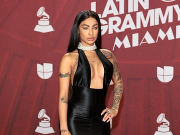 Impactante incidente: perro muerde a 'Yailin la más viral' en concierto y su reacción es oro