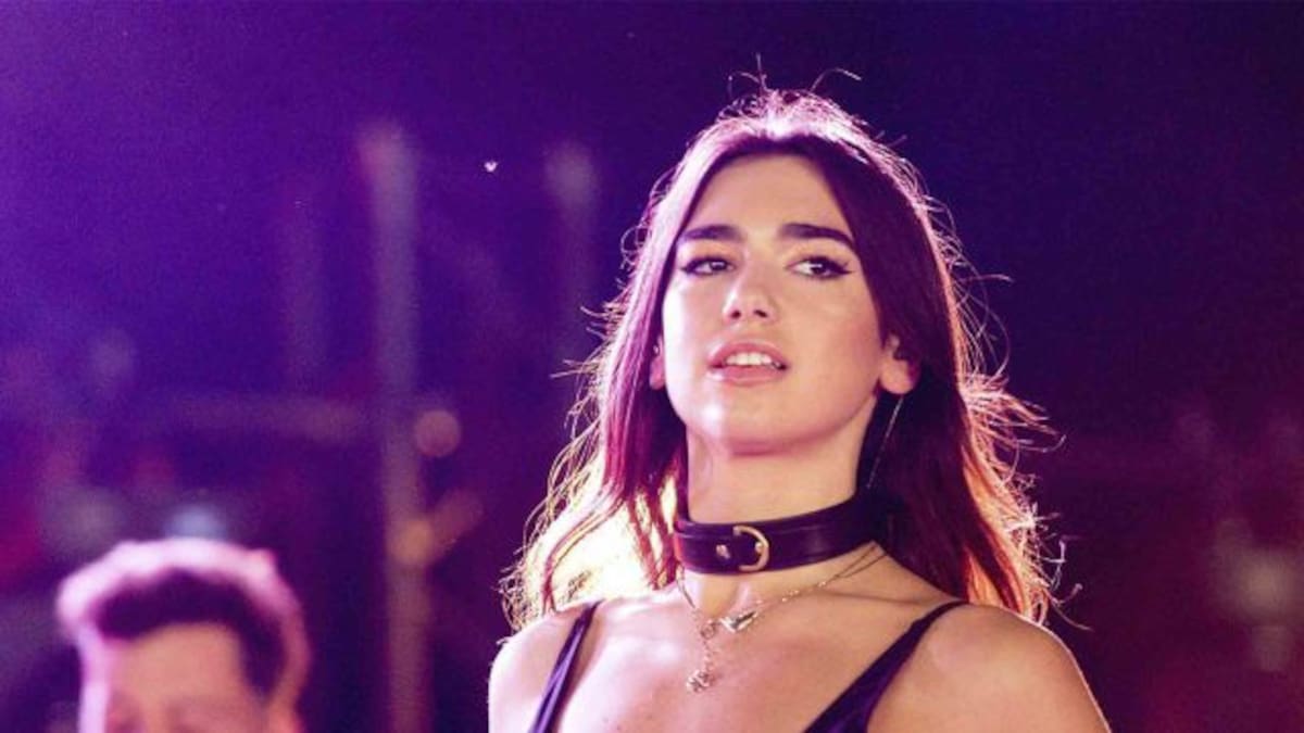Dua Lipa sorprende con atrevidas fotos sin brasier