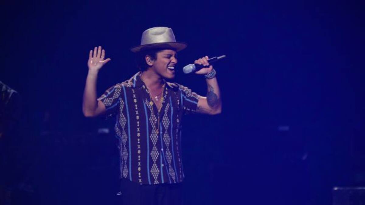Bruno Mars lanza su nueva canción 24K Magic