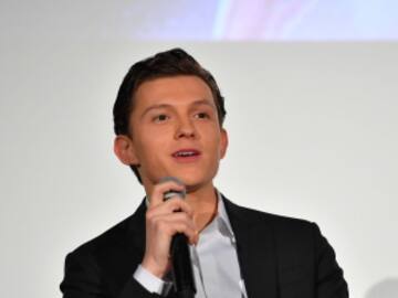 Tom Holland muestra el título de la próxima película de ‘Spider-Man’ por equivocación.