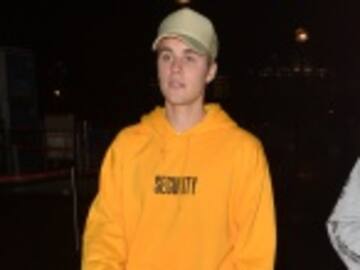 JUSTIN BIEBER "ADORNA" SU LUJOSO AUTO CON ESTA IMAGEN RELIGIOSA