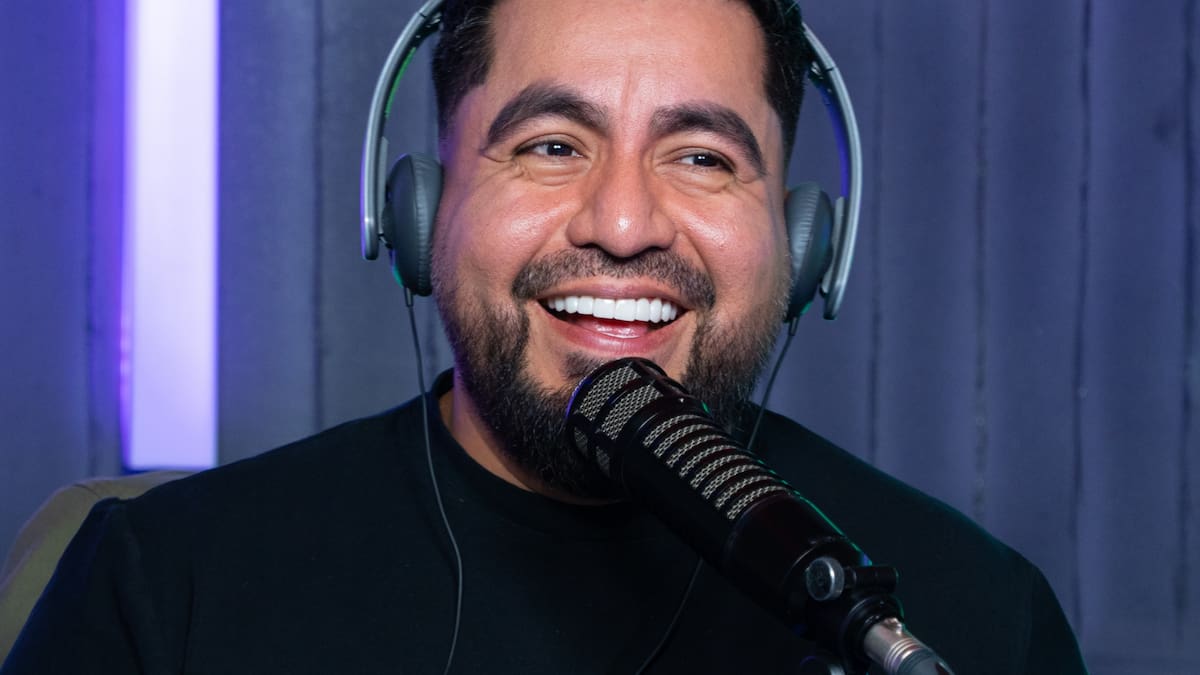 Jhovanoty revela detalles de su nuevo proyecto 'Piso 8 FM': "Renuncio a los medios de comunicación tradicionales"