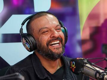 Julián Román contó desagradable anécdota cuando besó actriz con mal aliento