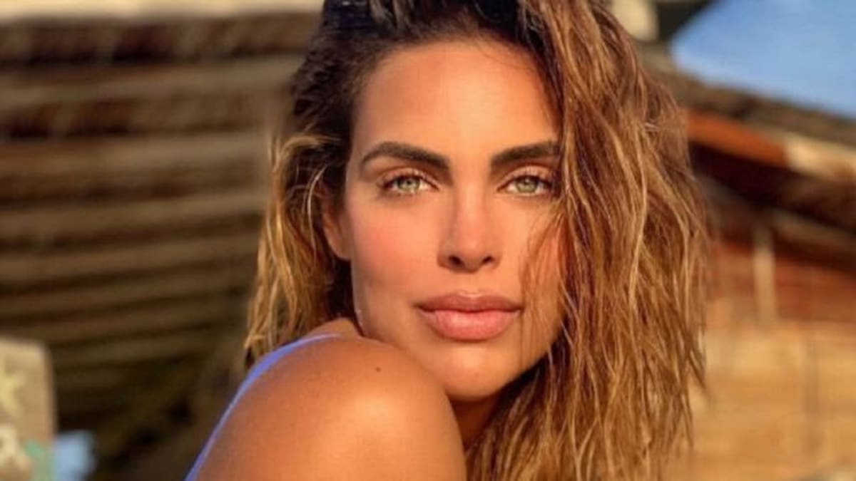 Sara Corrales presume su cuerpazo con sensual foto en ajustado vestido